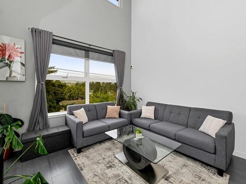 432-2871 Jacklin Rd, Langford, BC - Indoor Photo Showing Living Room