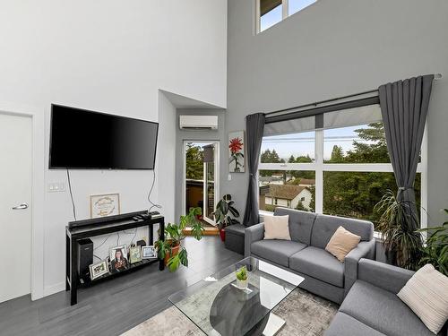 432-2871 Jacklin Rd, Langford, BC - Indoor Photo Showing Living Room