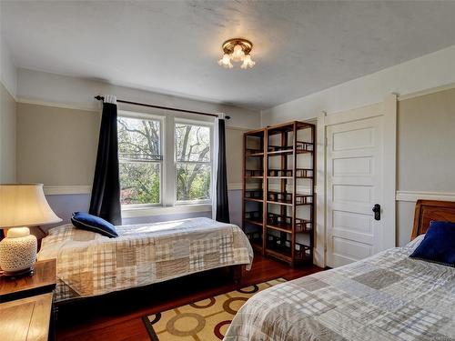 1003 Davie St, Victoria, BC - Indoor Photo Showing Bedroom