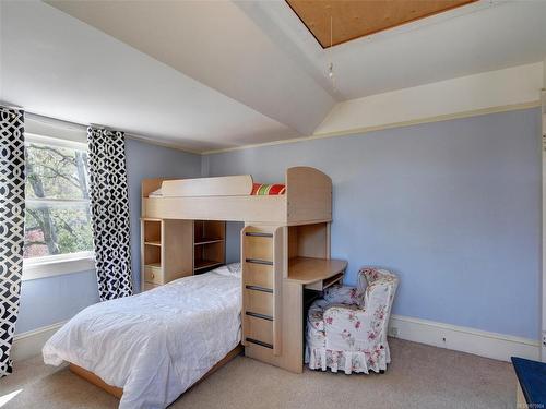 1003 Davie St, Victoria, BC - Indoor Photo Showing Bedroom