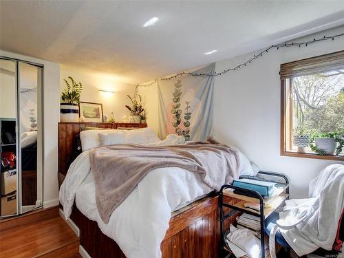 1003 Davie St, Victoria, BC - Indoor Photo Showing Bedroom