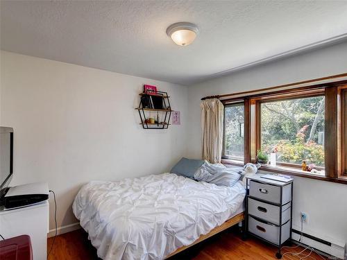 1003 Davie St, Victoria, BC - Indoor Photo Showing Bedroom