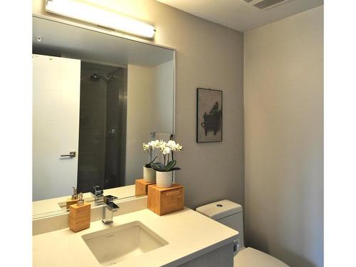 1405-960 Yates St, Victoria, BC - Indoor Photo Showing Bathroom