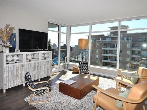 1405-960 Yates St, Victoria, BC - Indoor Photo Showing Living Room