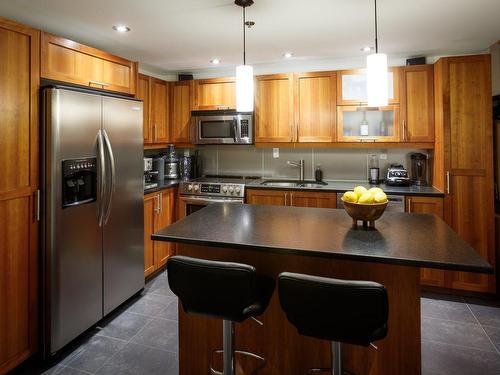 Cuisine - 101-7145 Rue St-Urbain, Montréal (Rosemont/La Petite-Patrie), QC - Indoor Photo Showing Kitchen With Double Sink