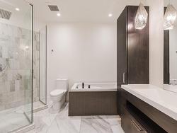 Ensuite bathroom - 