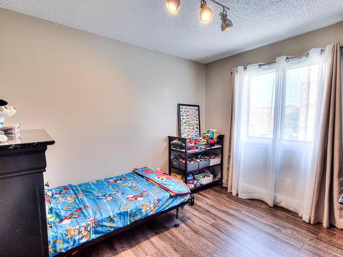 Chambre Ã Â coucher - 121-2080 Rue Mayfield, Laval (Chomedey), QC - Indoor Photo Showing Bedroom