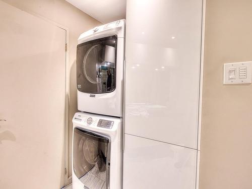 Bathroom - 121-2080 Rue Mayfield, Laval (Chomedey), QC - Indoor Photo Showing Laundry Room