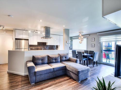 IntÃ©rieur - 121-2080 Rue Mayfield, Laval (Chomedey), QC - Indoor Photo Showing Living Room