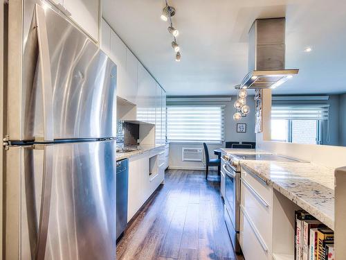 Kitchen - 121-2080 Rue Mayfield, Laval (Chomedey), QC - Indoor Photo Showing Kitchen With Upgraded Kitchen