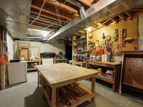 Workshop - 188 Rue Fairhaven, Hudson, QC - Indoor Photo Showing Basement