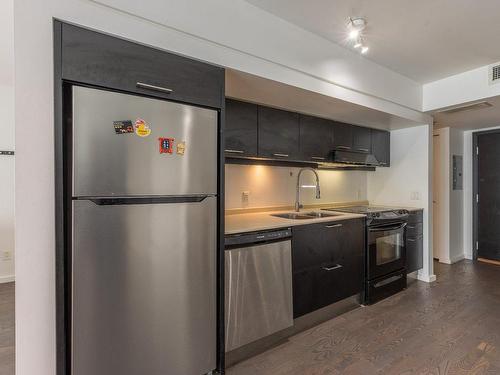 Kitchen - 1109-350 Boul. De Maisonneuve O., Montréal (Ville-Marie), QC - Indoor Photo Showing Kitchen With Double Sink