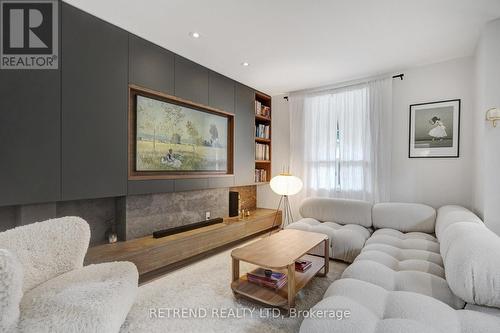 35 Chryessa Avenue, Toronto (Rockcliffe-Smythe), ON - Indoor Photo Showing Living Room