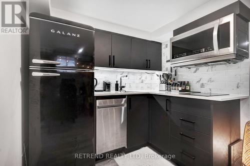 35 Chryessa Avenue, Toronto (Rockcliffe-Smythe), ON - Indoor Photo Showing Kitchen