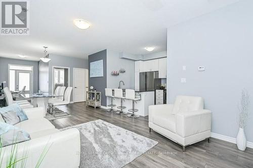 56 Daylily Lane, Kitchener, ON - Indoor Photo Showing Living Room