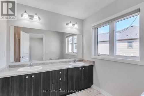 163 Freedom Crescent, Hamilton, ON - Indoor Photo Showing Bathroom