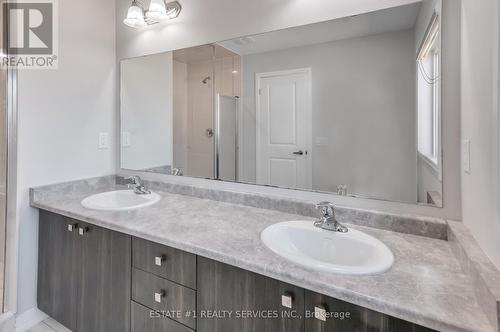 163 Freedom Crescent, Hamilton, ON - Indoor Photo Showing Bathroom