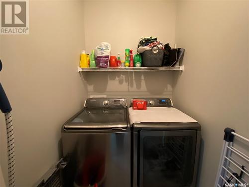 224 Valley Meadow Court, Swift Current, SK - Indoor Photo Showing Laundry Room