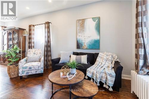 77 Poulette Street, Hamilton, ON - Indoor Photo Showing Living Room