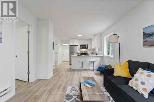 34 Rykert Street, St. Catharines, ON - Indoor Photo Showing Living Room