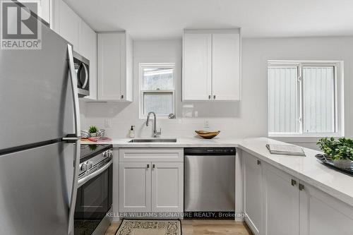 34 Rykert Street, St. Catharines, ON - Indoor Photo Showing Kitchen With Upgraded Kitchen