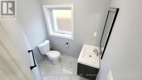 128 Oakdale Avenue, St. Catharines, ON - Indoor Photo Showing Bathroom