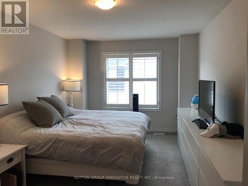 16 Birot Lane, Hamilton, ON - Indoor Photo Showing Bedroom