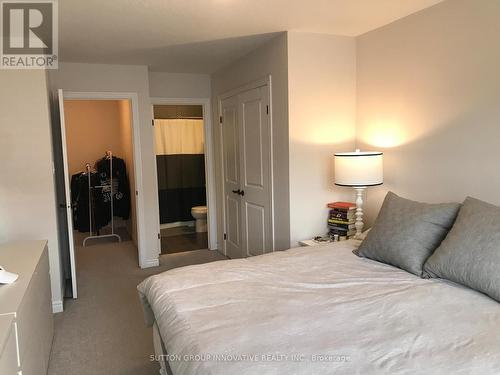 16 Birot Lane, Hamilton, ON - Indoor Photo Showing Bedroom