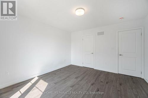 229 West Oak Trail, Kitchener, ON - Indoor Photo Showing Other Room