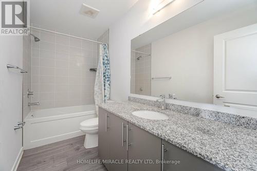 229 West Oak Trail, Kitchener, ON - Indoor Photo Showing Bathroom