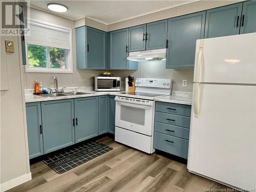 2 Condon Crescent, Lakeville, NB - Indoor Photo Showing Kitchen With Double Sink