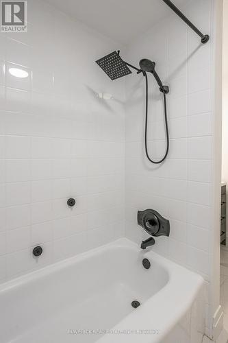 278 Grand View Avenue, London, ON - Indoor Photo Showing Bathroom