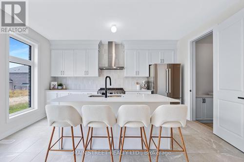 15 Ainslie Hill Crescent, Georgina, ON - Indoor Photo Showing Kitchen With Stainless Steel Kitchen