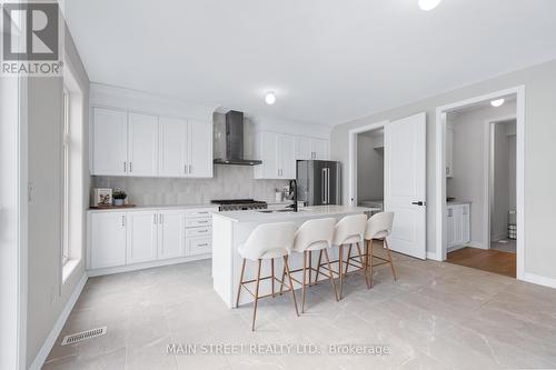 15 Ainslie Hill Crescent, Georgina, ON - Indoor Photo Showing Kitchen