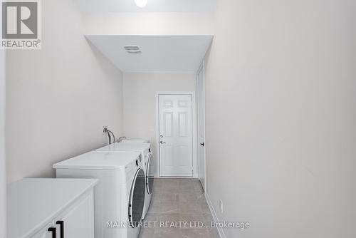 15 Ainslie Hill Crescent, Georgina, ON - Indoor Photo Showing Laundry Room