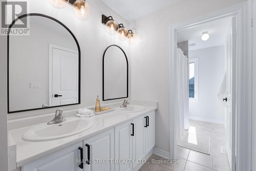 15 Ainslie Hill Crescent, Georgina, ON - Indoor Photo Showing Bathroom