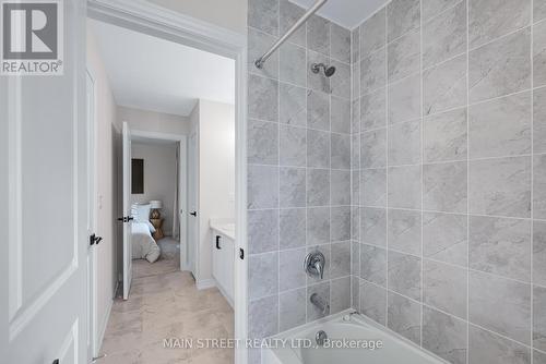 15 Ainslie Hill Crescent, Georgina, ON - Indoor Photo Showing Bathroom