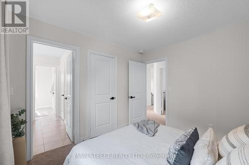 15 Ainslie Hill Crescent, Georgina, ON - Indoor Photo Showing Bedroom