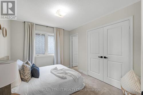 15 Ainslie Hill Crescent, Georgina, ON - Indoor Photo Showing Bedroom