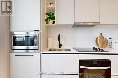 904 - 1285 Dupont Street, Toronto (Dovercourt-Wallace Emerson-Junction), ON - Indoor Photo Showing Kitchen