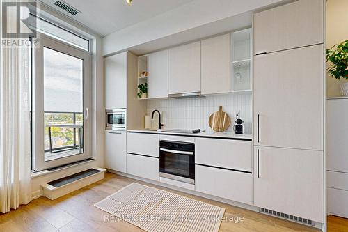 904 - 1285 Dupont Street, Toronto (Dovercourt-Wallace Emerson-Junction), ON - Indoor Photo Showing Kitchen