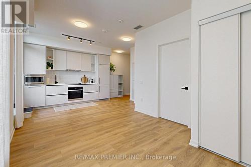 904 - 1285 Dupont Street, Toronto (Dovercourt-Wallace Emerson-Junction), ON - Indoor Photo Showing Kitchen