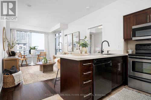 3604 - 388 Prince Of Wales Drive, Mississauga (City Centre), ON - Indoor Photo Showing Kitchen