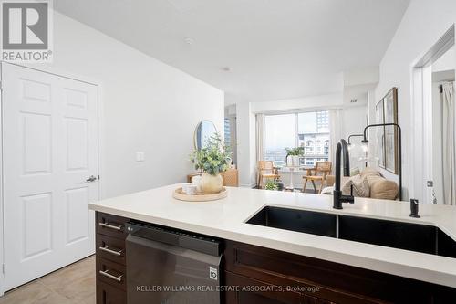 3604 - 388 Prince Of Wales Drive, Mississauga, ON - Indoor Photo Showing Kitchen