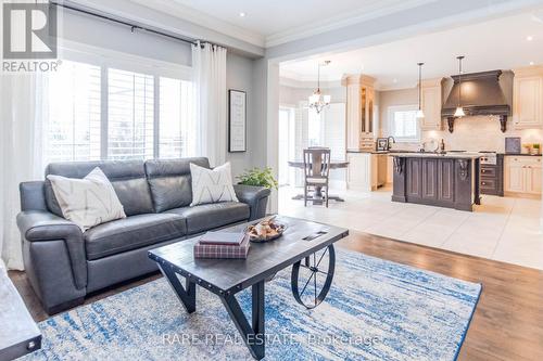 390 Barber Drive, Halton Hills, ON - Indoor Photo Showing Living Room