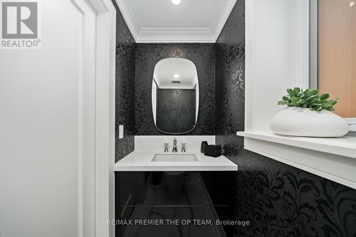 56A Bellman Avenue, Toronto (Alderwood), ON - Indoor Photo Showing Bathroom