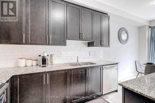 31 Pritchard Road, Brampton (Northwest Brampton), ON - Indoor Photo Showing Kitchen With Double Sink With Upgraded Kitchen