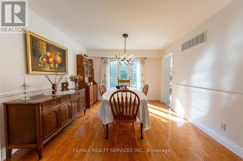 1 Mccort Drive S, Caledon, ON - Indoor Photo Showing Dining Room