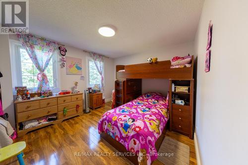 1 Mccort Drive S, Caledon, ON - Indoor Photo Showing Bedroom