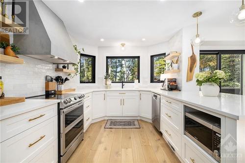 76 Hidden River Road, Arnprior, ON - Indoor Photo Showing Kitchen With Upgraded Kitchen